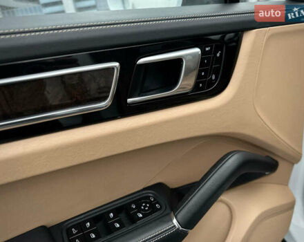 Белый Порше Каен, объемом двигателя 3 л и пробегом 179 тыс. км за 47800 $, фото 34 на Automoto.ua