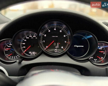 Белый Порше Каен, объемом двигателя 3.6 л и пробегом 126 тыс. км за 28500 $, фото 22 на Automoto.ua