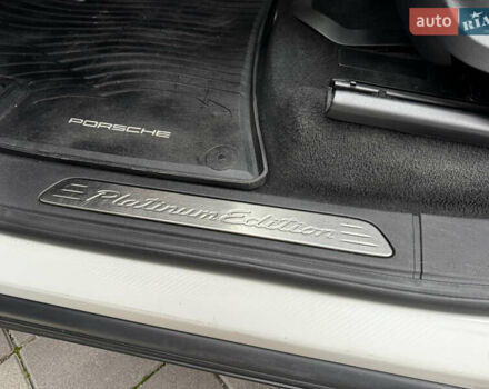 Білий Порше Cayenne, об'ємом двигуна 3.6 л та пробігом 150 тис. км за 29700 $, фото 25 на Automoto.ua