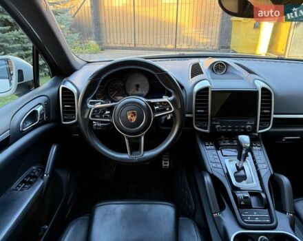 Білий Порше Cayenne, об'ємом двигуна 3.6 л та пробігом 111 тис. км за 31000 $, фото 23 на Automoto.ua