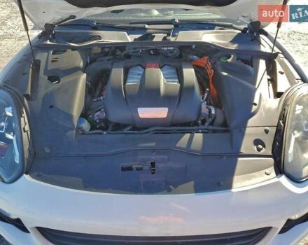 Белый Порше Каен, объемом двигателя 0 л и пробегом 53 тыс. км за 9000 $, фото 10 на Automoto.ua