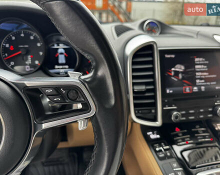 Білий Порше Cayenne, об'ємом двигуна 3.6 л та пробігом 150 тис. км за 29700 $, фото 49 на Automoto.ua