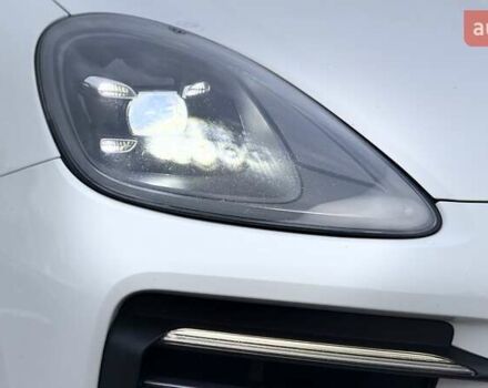 Белый Порше Каен, объемом двигателя 3 л и пробегом 137 тыс. км за 43000 $, фото 5 на Automoto.ua