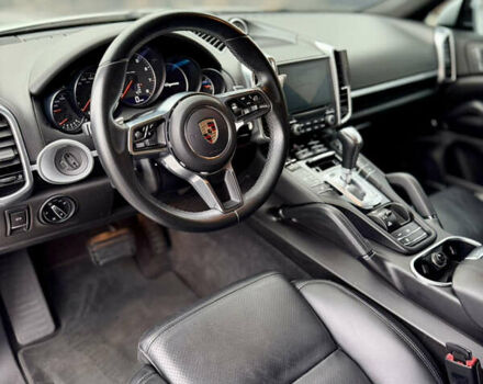 Белый Порше Каен, объемом двигателя 3.6 л и пробегом 126 тыс. км за 28500 $, фото 11 на Automoto.ua