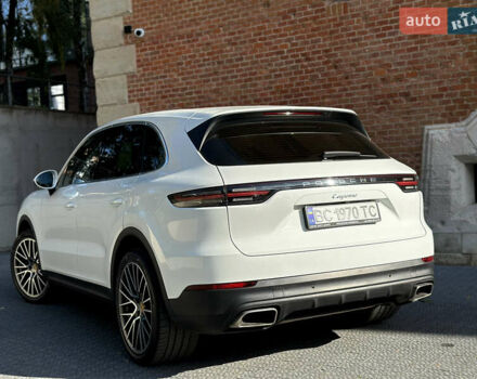 Белый Порше Каен, объемом двигателя 3 л и пробегом 105 тыс. км за 48500 $, фото 11 на Automoto.ua