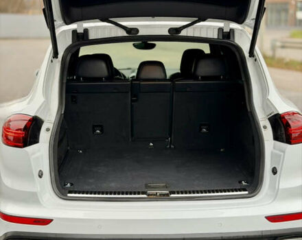 Белый Порше Каен, объемом двигателя 3.6 л и пробегом 126 тыс. км за 28500 $, фото 23 на Automoto.ua