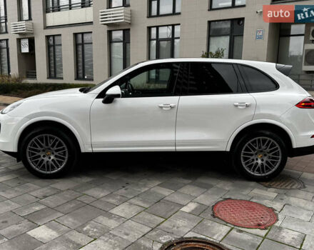 Белый Порше Каен, объемом двигателя 3.6 л и пробегом 150 тыс. км за 28900 $, фото 4 на Automoto.ua
