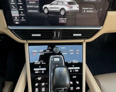 Білий Порше Cayenne, об'ємом двигуна 2.89 л та пробігом 115 тис. км за 49800 $, фото 26 на Automoto.ua