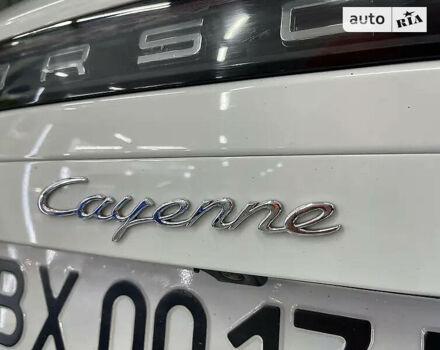 Білий Порше Cayenne, об'ємом двигуна 3 л та пробігом 105 тис. км за 67700 $, фото 12 на Automoto.ua