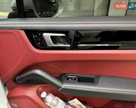 Білий Порше Cayenne, об'ємом двигуна 3 л та пробігом 75 тис. км за 71000 $, фото 31 на Automoto.ua