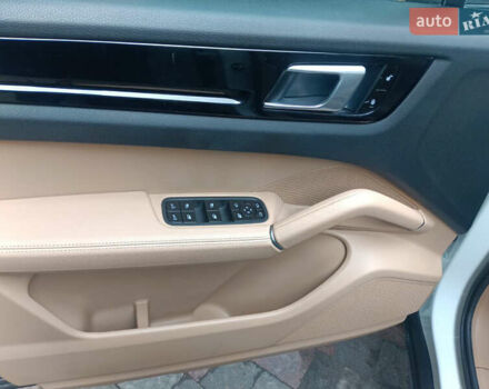 Білий Порше Cayenne, об'ємом двигуна 3 л та пробігом 90 тис. км за 48339 $, фото 8 на Automoto.ua