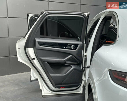 Порше Каен 2018 в Одессе на Automoto.ua Белый Порше Каен, объемом двигателя 3 л и пробегом 45 тыс. км за 52500 $, фото 25 на Automoto.ua