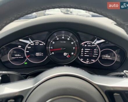 Білий Порше Cayenne, об'ємом двигуна 3 л та пробігом 33 тис. км за 59900 $, фото 38 на Automoto.ua