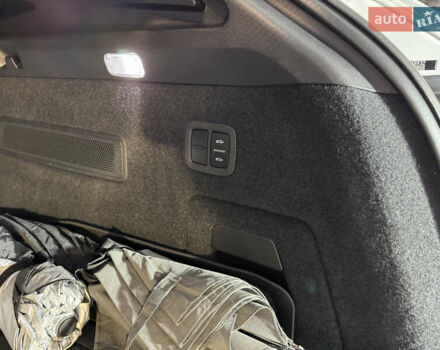 Білий Порше Cayenne, об'ємом двигуна 3 л та пробігом 75 тис. км за 71000 $, фото 35 на Automoto.ua