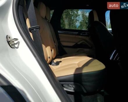 Білий Порше Cayenne, об'ємом двигуна 3.6 л та пробігом 69 тис. км за 11400 $, фото 10 на Automoto.ua