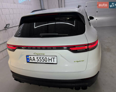 Білий Порше Cayenne, об'ємом двигуна 3 л та пробігом 75 тис. км за 71000 $, фото 17 на Automoto.ua