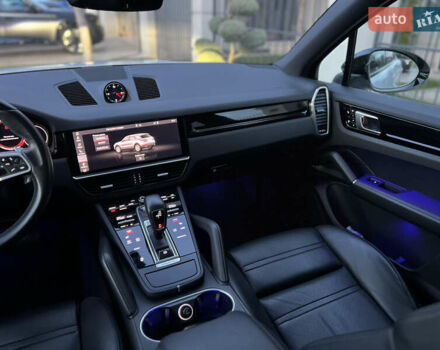 Белый Порше Каен, объемом двигателя 3 л и пробегом 39 тыс. км за 49900 $, фото 38 на Automoto.ua