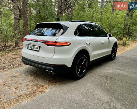 Белый Порше Каен, объемом двигателя 2.89 л и пробегом 121 тыс. км за 57000 $, фото 58 на Automoto.ua