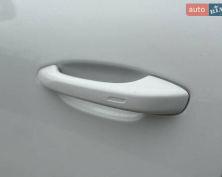 Белый Порше Каен, объемом двигателя 4 л и пробегом 52 тыс. км за 79000 $, фото 12 на Automoto.ua