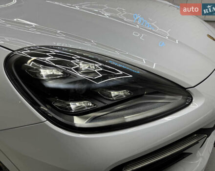 Білий Порше Cayenne, об'ємом двигуна 3 л та пробігом 75 тис. км за 71000 $, фото 51 на Automoto.ua