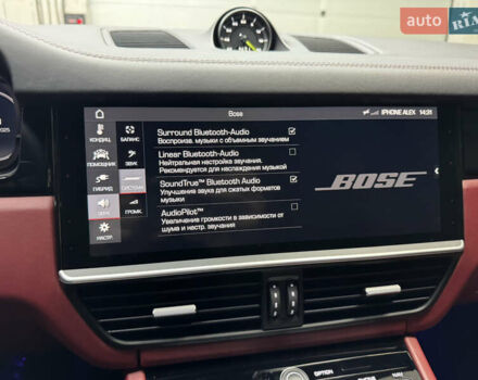 Білий Порше Cayenne, об'ємом двигуна 3 л та пробігом 75 тис. км за 71000 $, фото 63 на Automoto.ua