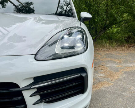 Белый Порше Каен, объемом двигателя 2.89 л и пробегом 121 тыс. км за 57000 $, фото 68 на Automoto.ua