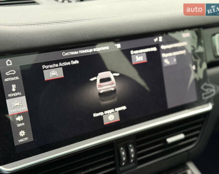 Белый Порше Каен, объемом двигателя 4 л и пробегом 52 тыс. км за 79000 $, фото 38 на Automoto.ua