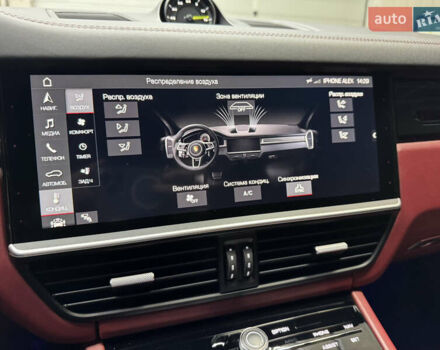 Білий Порше Cayenne, об'ємом двигуна 3 л та пробігом 75 тис. км за 71000 $, фото 54 на Automoto.ua