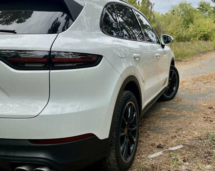 Белый Порше Каен, объемом двигателя 2.89 л и пробегом 121 тыс. км за 57000 $, фото 77 на Automoto.ua