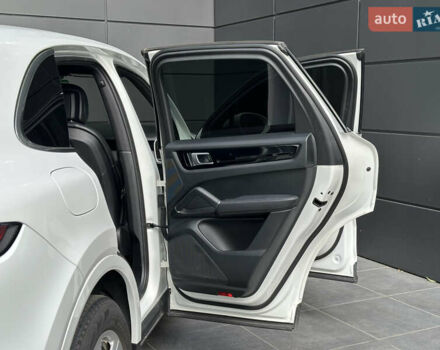 Порше Каен 2018 в Одессе на Automoto.ua Белый Порше Каен, объемом двигателя 3 л и пробегом 45 тыс. км за 52500 $, фото 24 на Automoto.ua