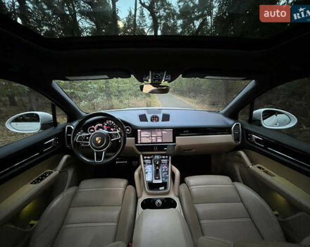 Белый Порше Каен, объемом двигателя 2.89 л и пробегом 121 тыс. км за 57000 $, фото 50 на Automoto.ua