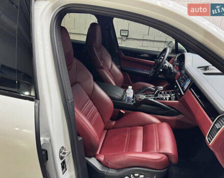 Білий Порше Cayenne, об'ємом двигуна 3 л та пробігом 75 тис. км за 71000 $, фото 27 на Automoto.ua