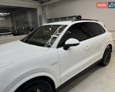Білий Порше Cayenne, об'ємом двигуна 3 л та пробігом 75 тис. км за 71000 $, фото 9 на Automoto.ua
