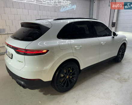 Білий Порше Cayenne, об'ємом двигуна 3 л та пробігом 75 тис. км за 71000 $, фото 14 на Automoto.ua