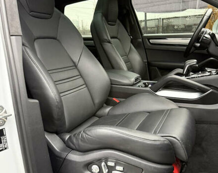 Белый Порше Каен, объемом двигателя 4 л и пробегом 52 тыс. км за 79000 $, фото 23 на Automoto.ua