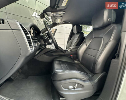 Порше Каен 2018 в Одессе на Automoto.ua Белый Порше Каен, объемом двигателя 3 л и пробегом 45 тыс. км за 52500 $, фото 51 на Automoto.ua