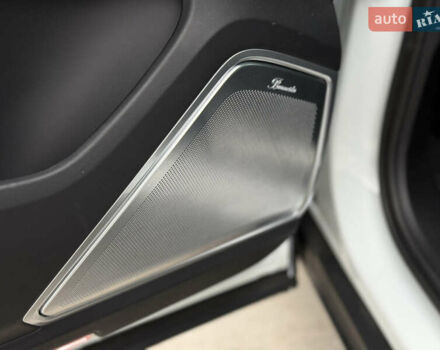 Белый Порше Каен, объемом двигателя 4 л и пробегом 52 тыс. км за 79000 $, фото 44 на Automoto.ua