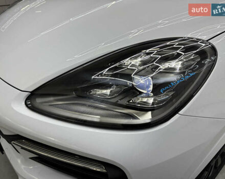 Білий Порше Cayenne, об'ємом двигуна 3 л та пробігом 75 тис. км за 71000 $, фото 4 на Automoto.ua