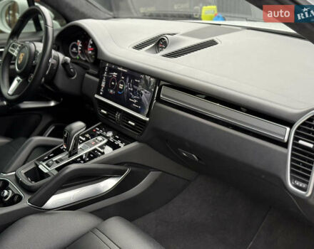 Белый Порше Каен, объемом двигателя 4 л и пробегом 52 тыс. км за 79000 $, фото 21 на Automoto.ua