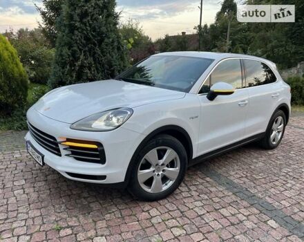 Білий Порше Cayenne, об'ємом двигуна 3 л та пробігом 74 тис. км за 73800 $, фото 1 на Automoto.ua