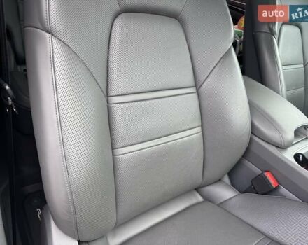 Білий Порше Cayenne, об'ємом двигуна 3 л та пробігом 33 тис. км за 59900 $, фото 63 на Automoto.ua