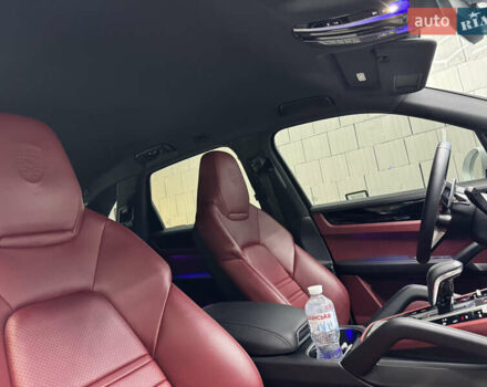 Білий Порше Cayenne, об'ємом двигуна 3 л та пробігом 75 тис. км за 71000 $, фото 33 на Automoto.ua