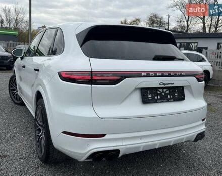 Білий Порше Cayenne, об'ємом двигуна 3 л та пробігом 33 тис. км за 59900 $, фото 13 на Automoto.ua