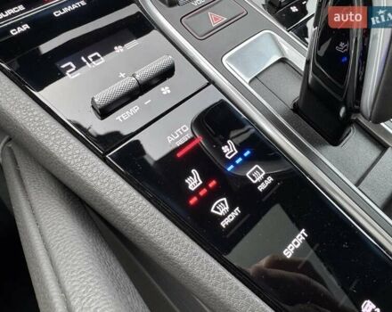 Білий Порше Cayenne, об'ємом двигуна 3 л та пробігом 33 тис. км за 59900 $, фото 42 на Automoto.ua