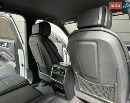 Порше Каен 2018 в Одессе на Automoto.ua Белый Порше Каен, объемом двигателя 3 л и пробегом 45 тыс. км за 52500 $, фото 28 на Automoto.ua