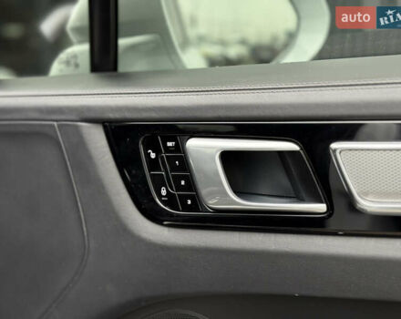 Белый Порше Каен, объемом двигателя 4 л и пробегом 52 тыс. км за 79000 $, фото 29 на Automoto.ua