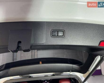 Білий Порше Cayenne, об'ємом двигуна 3 л та пробігом 75 тис. км за 71000 $, фото 36 на Automoto.ua