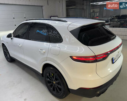 Білий Порше Cayenne, об'ємом двигуна 3 л та пробігом 75 тис. км за 71000 $, фото 11 на Automoto.ua