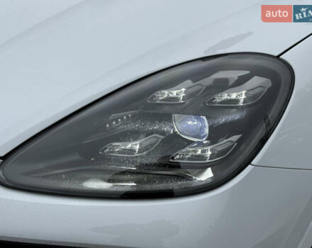 Белый Порше Каен, объемом двигателя 4 л и пробегом 52 тыс. км за 79000 $, фото 16 на Automoto.ua