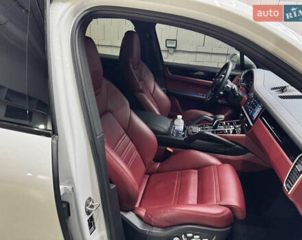 Білий Порше Cayenne, об'ємом двигуна 3 л та пробігом 75 тис. км за 71000 $, фото 28 на Automoto.ua